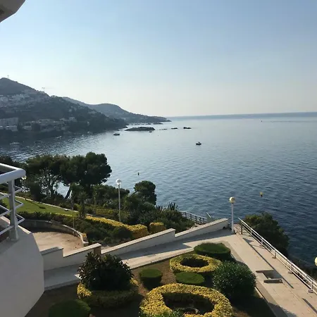 Golden Bay * Ρόζες