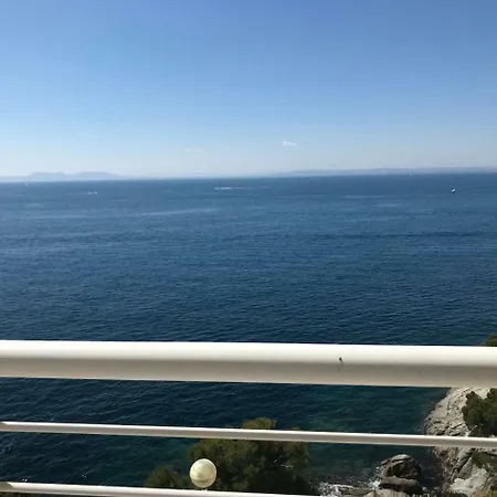 Golden Bay 로지즈